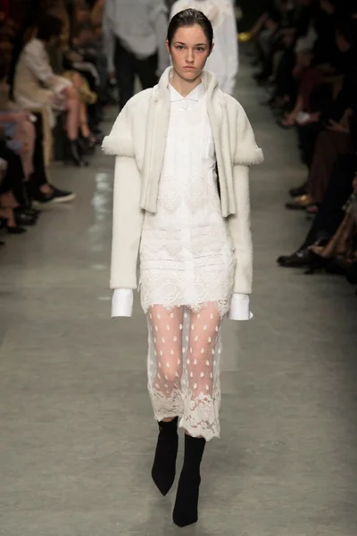 Look 63